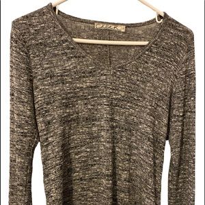 Cloe K Long Sleeve Variegated Black and White Sweater Small